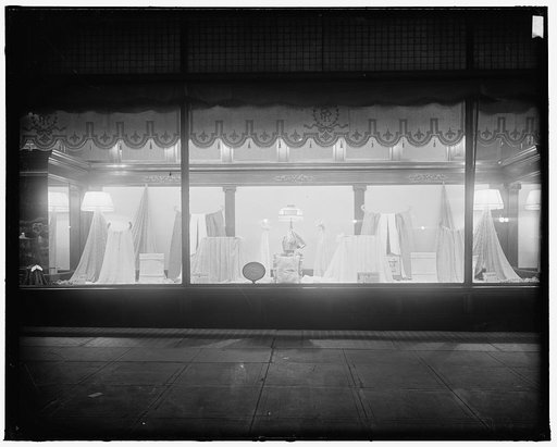 QUAKER LACE COMPANY. WINDOW DISPLAY