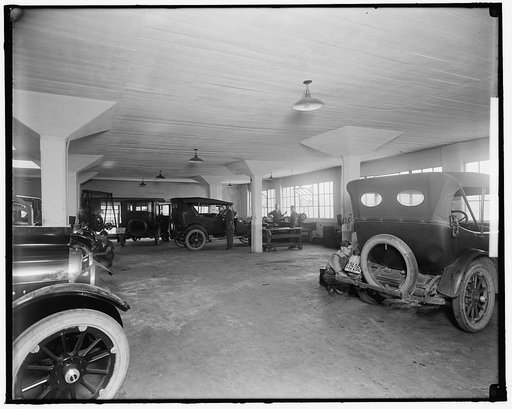 OAKLAND AUTOMOBILE CO. GARAGE