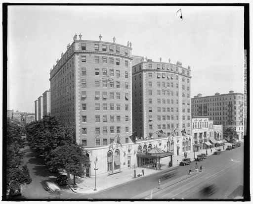 MAYFLOWER HOTEL. EXTERIOR
