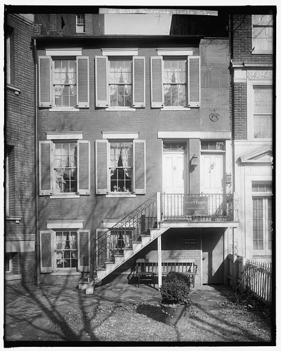 HENDRICKS STUDIO. EXTERIOR