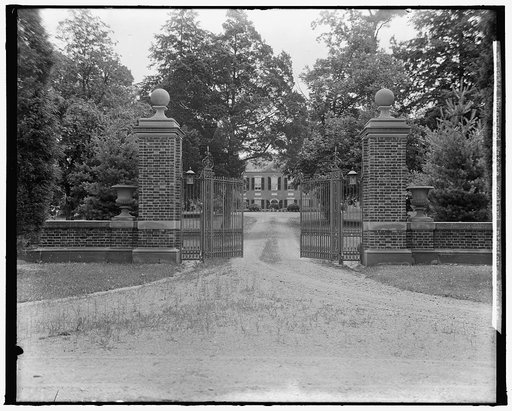 UNDERWOOD ESTATE, WOODLAND [i.e. Woodlawn]. GATE