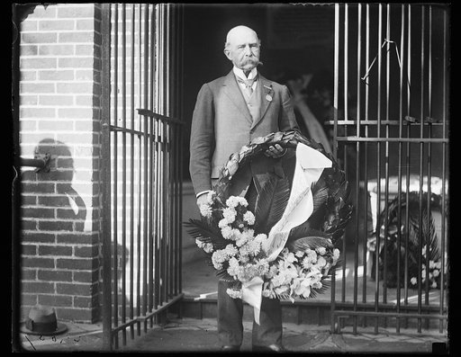 Wreath at George Washington's tomb, Mount Vernon, Virginia