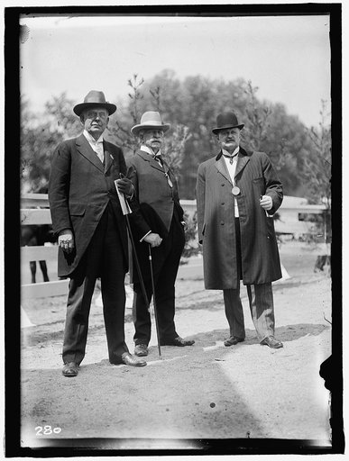HORSE SHOWS. JUDGE W.H. MOORE; GEN. N.A. MILES; P.V. DeGRAW