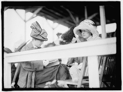 HORSE SHOWS. MRS. LONGWORTH; MISS MARY SUTHERLAND