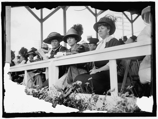 HORSE SHOWS. SPECTATORS: UNIDENTIFIED; MRS. NICHOLAS LONGWORTH; MRS. W. MURRAY CRANE