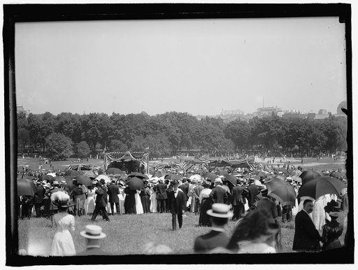 MILITARY FIELD MASS BY HOLY NAME SOC. OF ROMAN CATHOLIC CHURCH. GENERAL VIEW