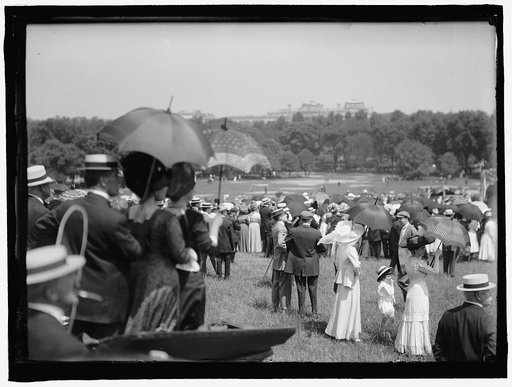 MILITARY FIELD MASS BY HOLY NAME SOC. OF ROMAN CATHOLIC CHURCH. GENERAL VIEW