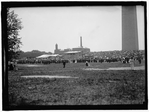 MILITARY FIELD MASS BY HOLY NAME SOC. OF ROMAN CATHOLIC CHURCH. GENERAL VIEW