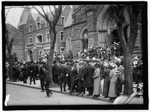 EASTER CROWDS; ST. PATRICK'S