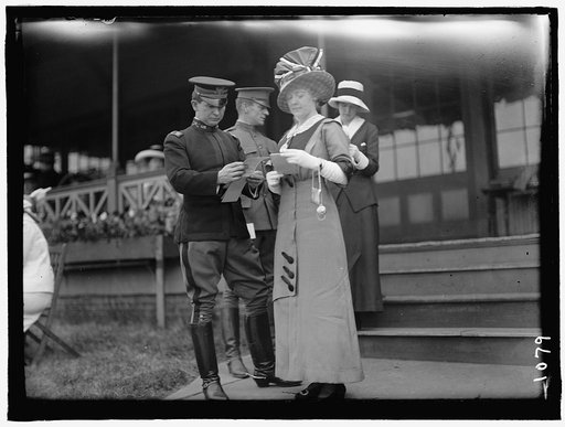 BENNING RACES. GROUPS UNIDENTIFIED