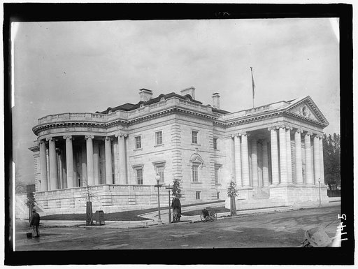 MEMORIAL CONTINENTAL HALL. NATIONAL HEADQUARTERS OF D.A.R. VIEW OF BUILDING FROM THE SOUTHEAST