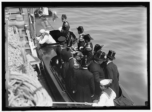 GERMAN SQUADRON VISIT TO U.S. PRESIDENT TAFT AND PARTY LEAVING 'MAYFLOWER'