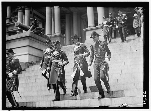 GERMAN SQUADRON VISIT TO U.S. GERMAN OFFICERS AT NAVY DEPT., JUNE 5. CAPT. J.L. JAUNE; ADM. PASCHWITZ; UNIDENT.; CAPT. MANN