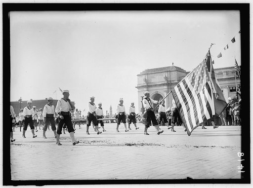 COLUMBUS MEMORIAL. PARADE AT UNVEILING