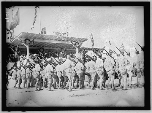 COLUMBUS MEMORIAL. PARADE AT UNVEILING