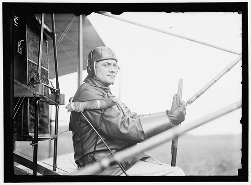 AVIATION, ARMY. COLLEGE PARK AVIATION FIELD, 2ND SEASON. CAPT. F.B. HENNESSY, CURTISS PLANE