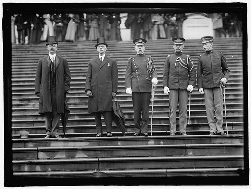 GRAND ARMY OF THE REPUBLIC. UNIDENTIFIED; ACTING SECRETARY OF WAR OLIVER; ACTING CHIEF OF STAFF MATHERSPOON; COL. EDWIN ST. JOHN GREBLE; COL. HENRY T. ALLEN REVIEWING G.A.R. GROUP