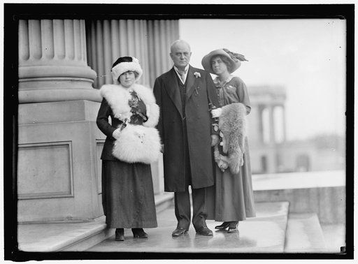 CLARK, CHAMP (JAMES BEAUCHAMP) REP. FROM MISSOURI, 1893-1895, 1897-1921. WITH HELEN COX, LEFT, AND DAUGHTER GENVIEVE