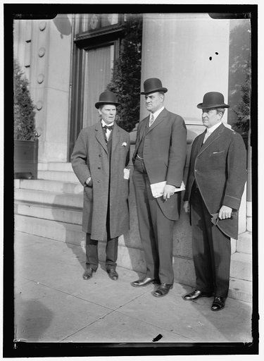 DIX, JOHN A. GOVERNOR OF NEW YORK, 1910-1912. WITH HIS SUCCESSOR, SULZER, AND GOVERNOR TENER OF PENNSYLVANIA
