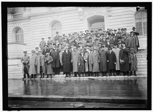 CORN GROWERS ON STEPS OF HOUSE OFFICE BUILDING; STAFFORD OF WISCONSIN, 5TH FROM LEFT, FRONT; RAMSEYER OF OHIO, 2ND FROM LEFT, 2ND ROW