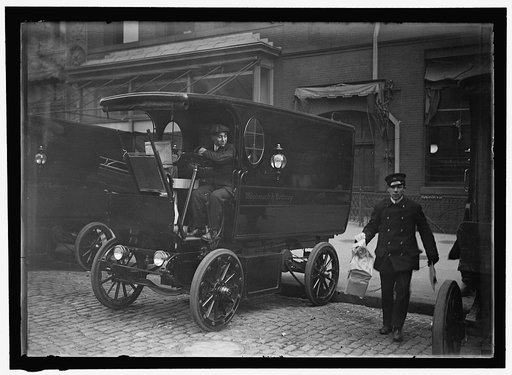 WOODWARD & LOTHROP'S DEPARTMENT STORE, WASHINGTON, D.C. TRUCKS