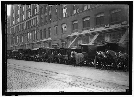 WOODWARD & LOTHROP'S DEPARTMENT STORE, WASHINGTON, D.C. TRUCKS