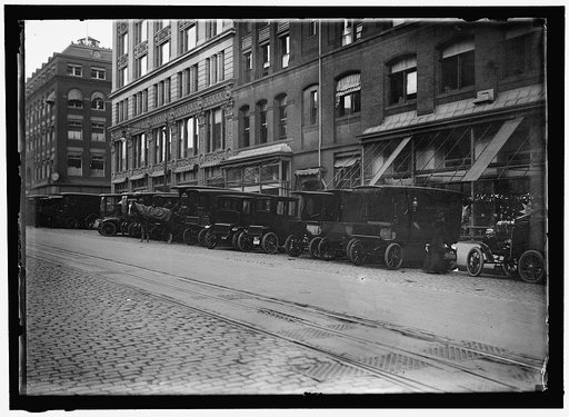 WOODWARD & LOTHROP'S DEPARTMENT STORE, WASHINGTON, D.C. TRUCKS
