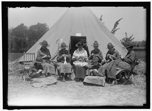 WOMAN'S NATIONAL SERVICE SCHOOL UNDER WOMAN'S SECTION, NAVY LEAGUE. KNITTING