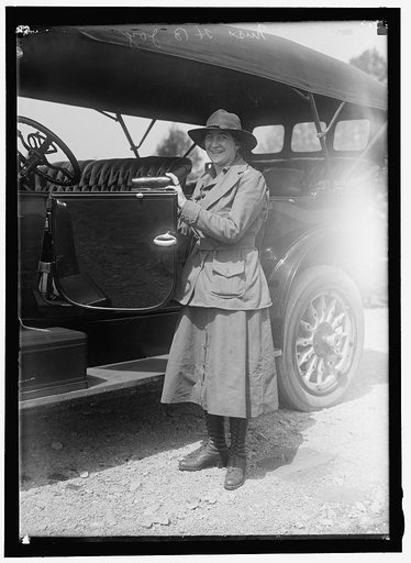 WOMAN'S NATIONAL SERVICE SCHOOL UNDER WOMAN'S SECTION, NAVY LEAGUE. MRS. H.B. JOY