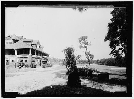 AUGUSTA, GEORGIA, VIEWS OF; COUNTRY CLUB AND GOLF LINKS; BON AIR HOTEL