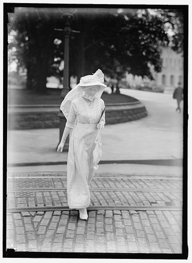 LONGSTREET, MRS. JAMES B., WIDOW OF CONFEDERATE GENERAL