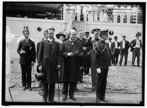 MULLER, DR. LAURO. MINISTER OF FOREIGN AFFAIRS OF BRAZIL. ENVOY FROM BRAZIL TO RETURNVISIT OF SECRETARY ROOT. LEFT, WITH SECRETARY BRYAN