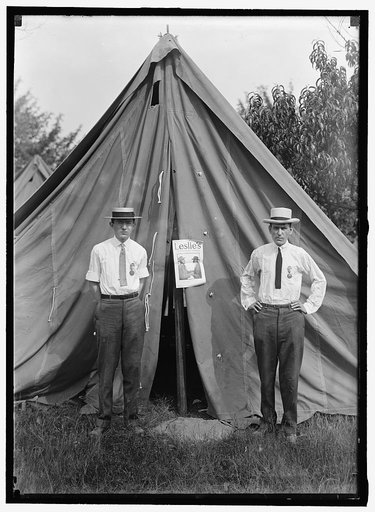 GETTYSBURG REUNION: G.A.R. & U.C.V. SCENES AT THE ENCAMPMENT
