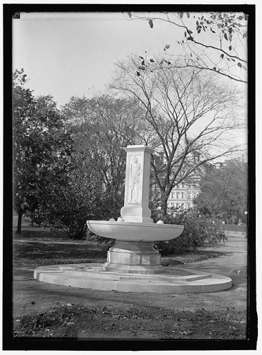 BUTT, ARCHIBALD WILLINGHAM. MILITARY AIDE TO PRESIDENT TAFT. FOUNTAIN IN MEMORY OF BUTT AND MILLET, SOUTH OF WHITE HOUSE