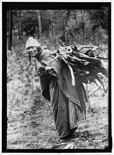 INDIANS, AMERICAN MEDICINE WOMAN, OR NO-AH-TUH