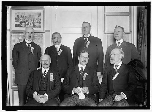 CHAMBER OF COMERCE OF U.S.A. DIRECTORS. REAR: JOHN H. FAYEY; W.M. McCORMICK; R. G. RHETT; T.L.L. TEMPLE. FRONT: AUGUST H. VOGEL; HARRY A. WHEELER, PRESIDENT;AT RIGHT REAR IS CHARLES R. VAN HISE, PRESIDENT OF THE UNIVERSITY OF WISCONSIN