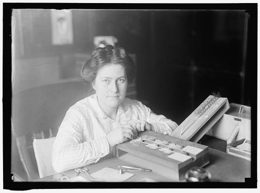 CRAWFORD, MRS. J.C. OF SMITHSONIAN