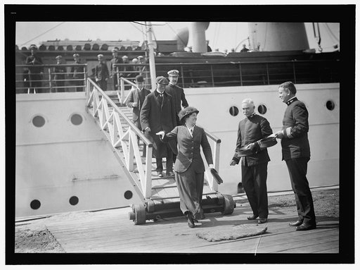 NAVY YARD, U.S., WASHINGTON. CAPT. HILARY P. JONES AND COMDR. TAYLOR GREETING ARRIVALS