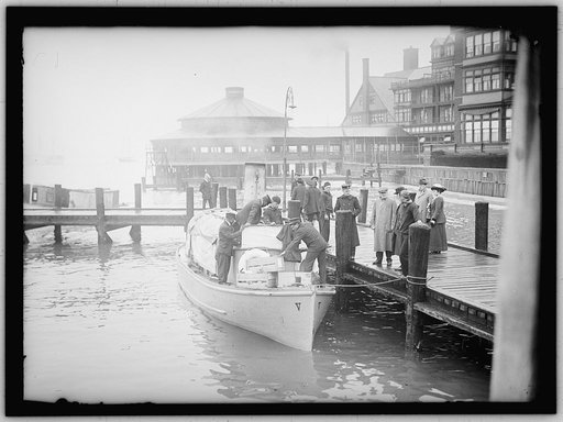 NAVY, U.S. PIER AT OLD PT. COMFORT