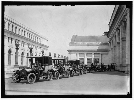 FEDERAL TAXICAB. CABS AT UNION STATION