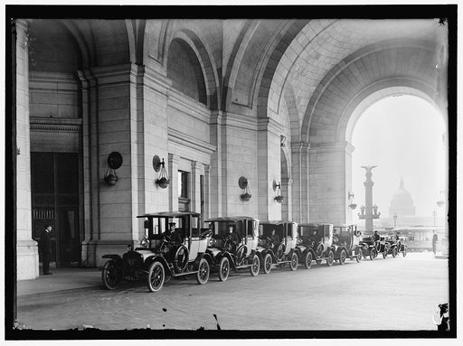 FEDERAL TAXICAB. CABS AT UNION STATION