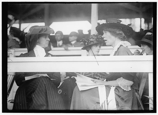 HITT, MRS. WILLIAM F., NEE KATHARINE ELKINS. HORSE SHOW