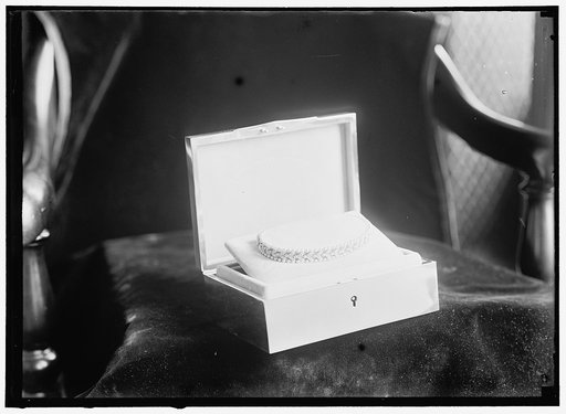 SENATE, U.S. SENATE GIFTS TO ELEANOR WILSON