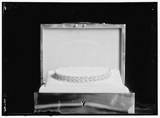 SENATE, U.S. SENATE GIFTS TO ELEANOR WILSON