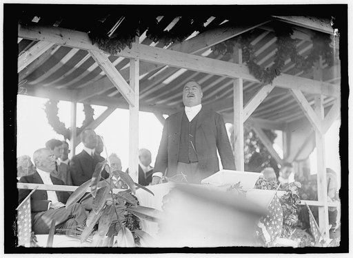 CONFEDERATE MONUMENT. ARLINGTON NATIONAL CEMETERY. COL. ROBERT E. LEE, GRANDSON OF THE CONFEDERATE GENERAL, SPEAKING AT DEDICATION OF THE MONUMENT