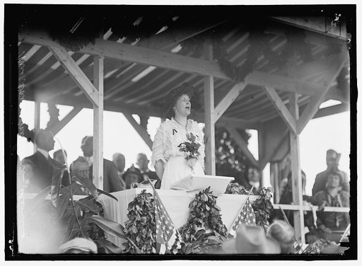 CONFEDERATE MONUMENT. ARLINGTON NATIONAL CEMETERY. MRS. DAISY McLAURIN STEVENS, PRESIDENT, U.D.C., SPEAKING