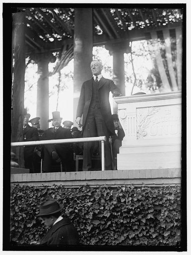 KEARNEY [i.e. Kearny], PHILIP. MAJ., U.S.A. STATUE OF KEARNEY [i.e. Kearny] IN ARLINGTON, DEDICATED IN 1914. WILSON SPEAKING