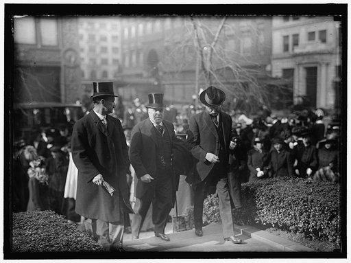PAN AMERICAN MASS. THANKSGIVING DAY AT ST. PATRICK'S. CROWDS LEAVING ST. PATRICK'S. SECRETARIES HOUSTON, LANE, AND REDFIELD