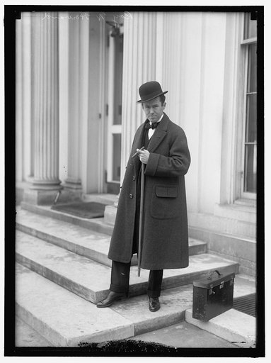 HOWARD, ROY W. NEWSPAPER MAN