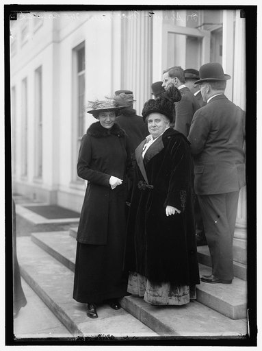 McCORMICK, MRS. MEDILL (RUTH HANNA)